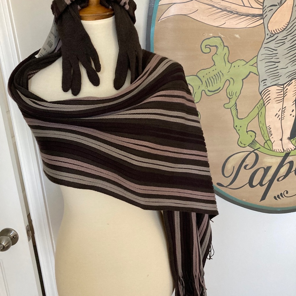 Gloves & scarf from Caroll in France